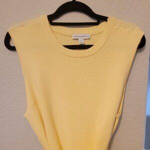 Women's sleeveless sweater top